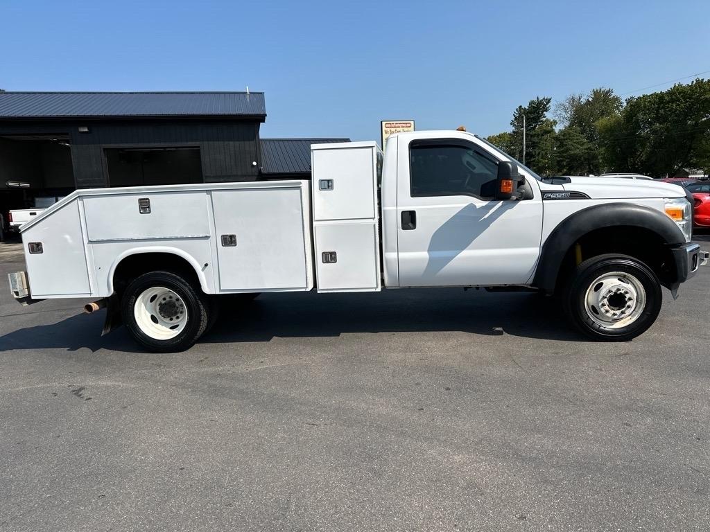Ford Super Duty F-550 DRW 2WD Reg Cab 141" WB 60" CA XL 2016