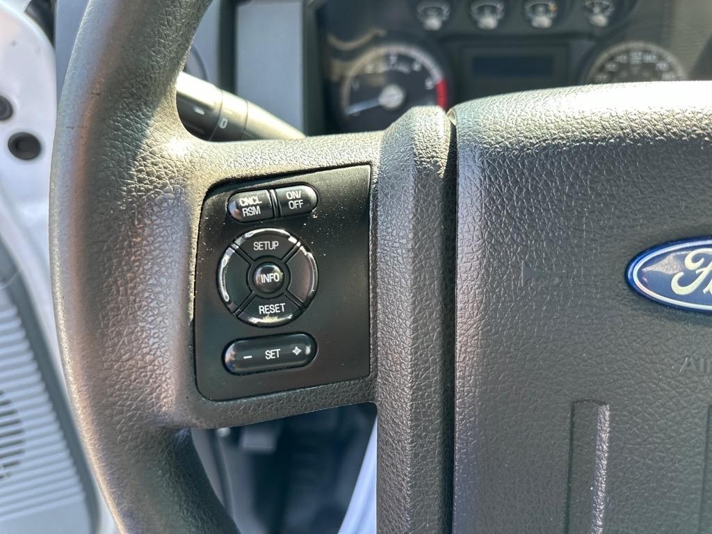 Ford Super Duty F-550 DRW 2WD Reg Cab 141" WB 60" CA XL 2016