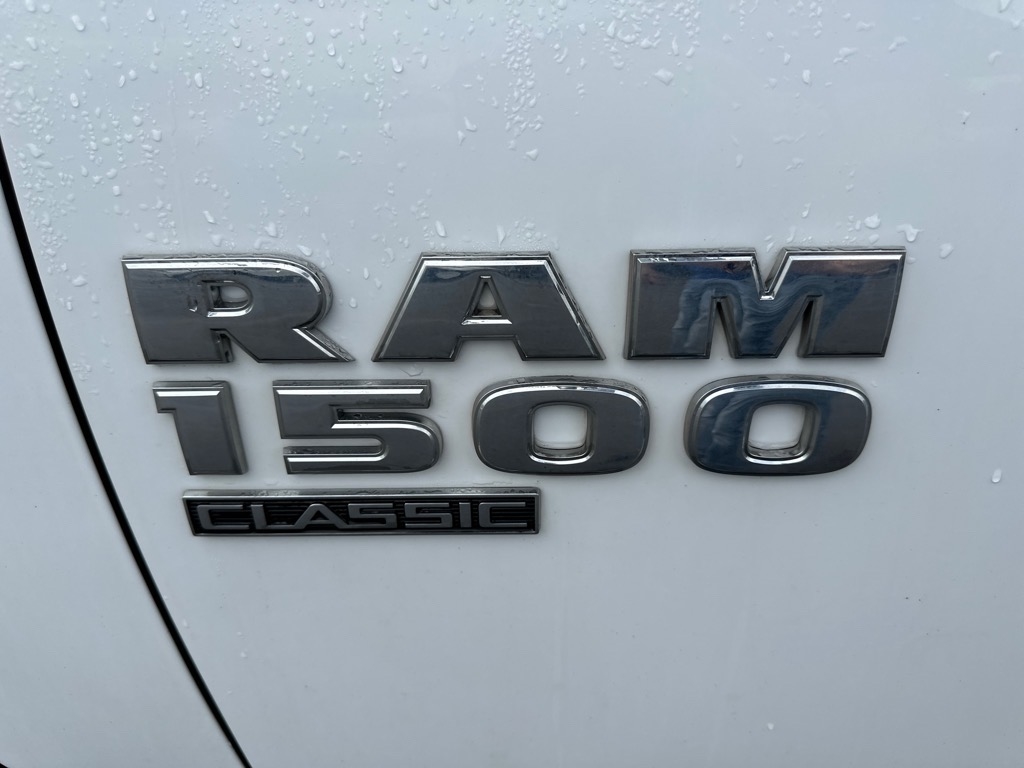 RAM 1500 Classic Tradesman 4x4 Reg Cab 8' Box 2021 RAM 1500 Classic Tradesman 4x4 Reg Cab 8' Box 2021