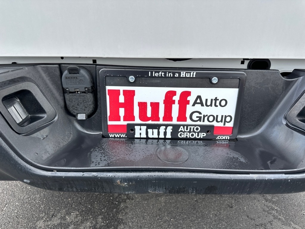 RAM 1500 Classic Tradesman 4x4 Reg Cab 8' Box 2021 RAM 1500 Classic Tradesman 4x4 Reg Cab 8' Box 2021