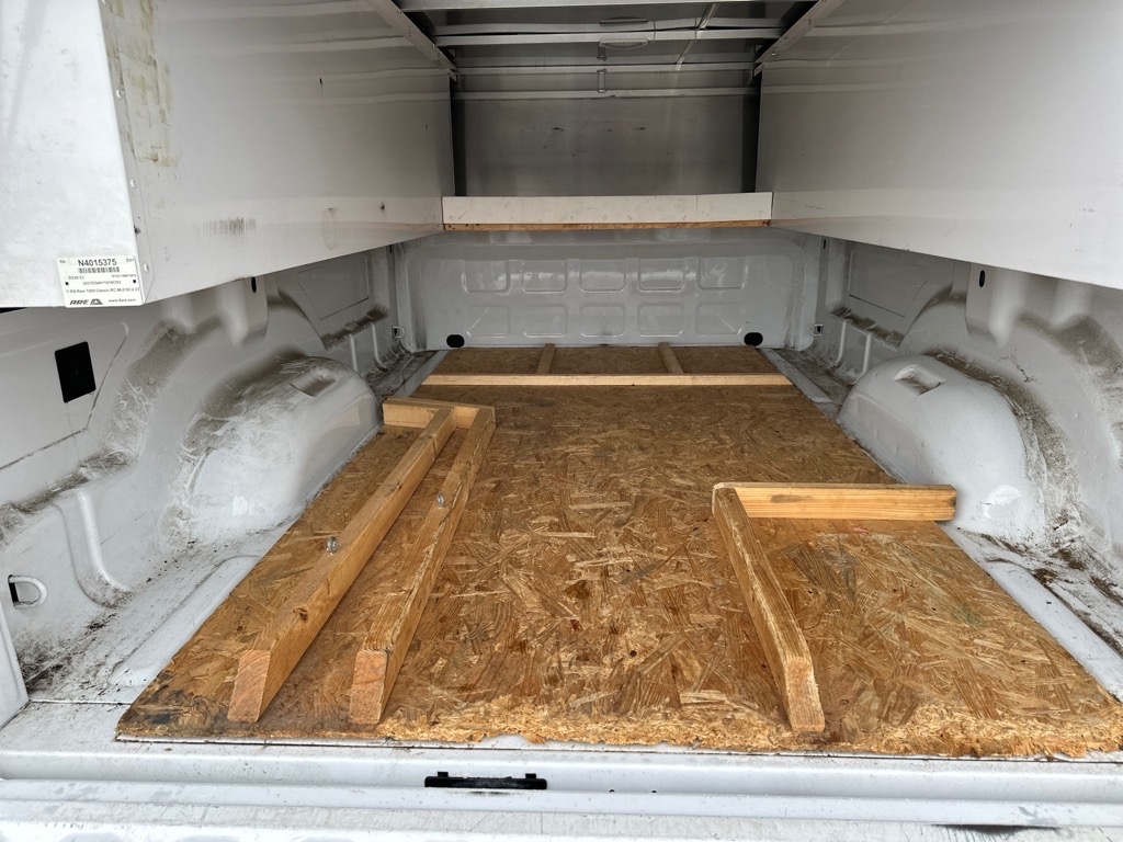 RAM 1500 Classic Tradesman 4x4 Reg Cab 8' Box 2021 RAM 1500 Classic Tradesman 4x4 Reg Cab 8' Box 2021