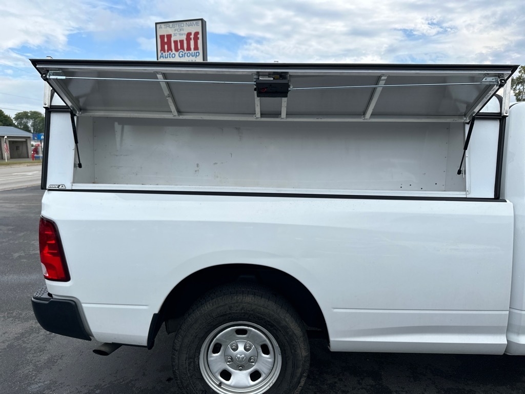 RAM 1500 Classic Tradesman 4x4 Reg Cab 8' Box 2021 RAM 1500 Classic Tradesman 4x4 Reg Cab 8' Box 2021