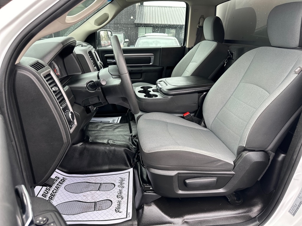 RAM 1500 Classic Tradesman 4x4 Reg Cab 8' Box 2021