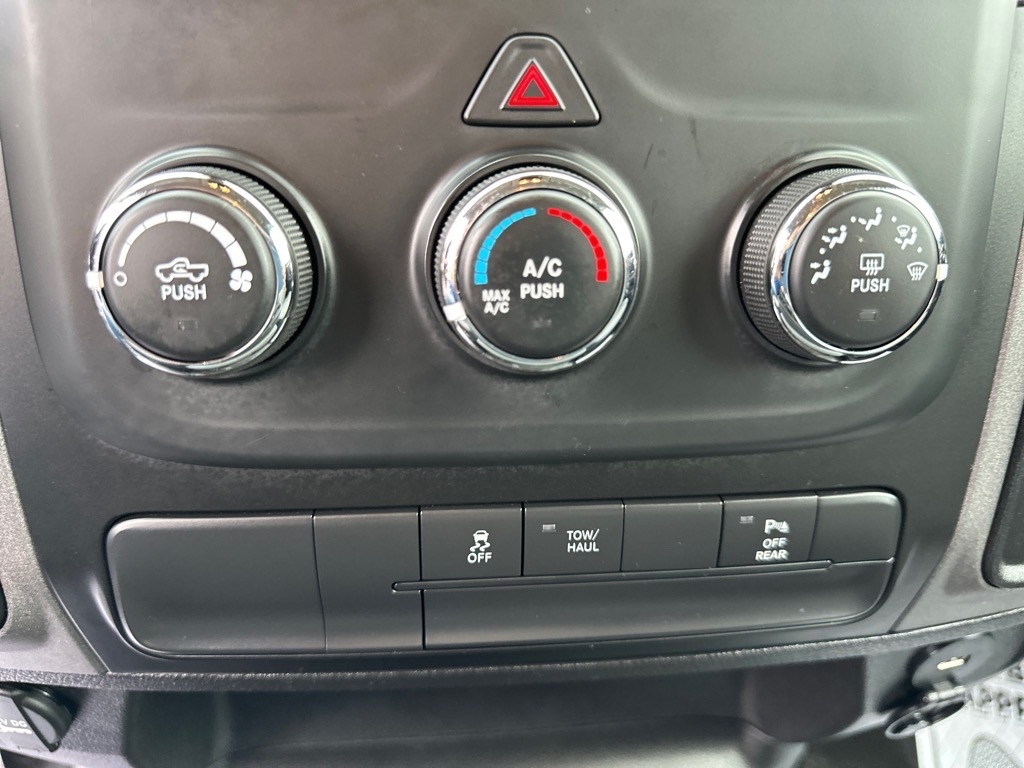 RAM 1500 Classic Tradesman 4x4 Reg Cab 8' Box 2021