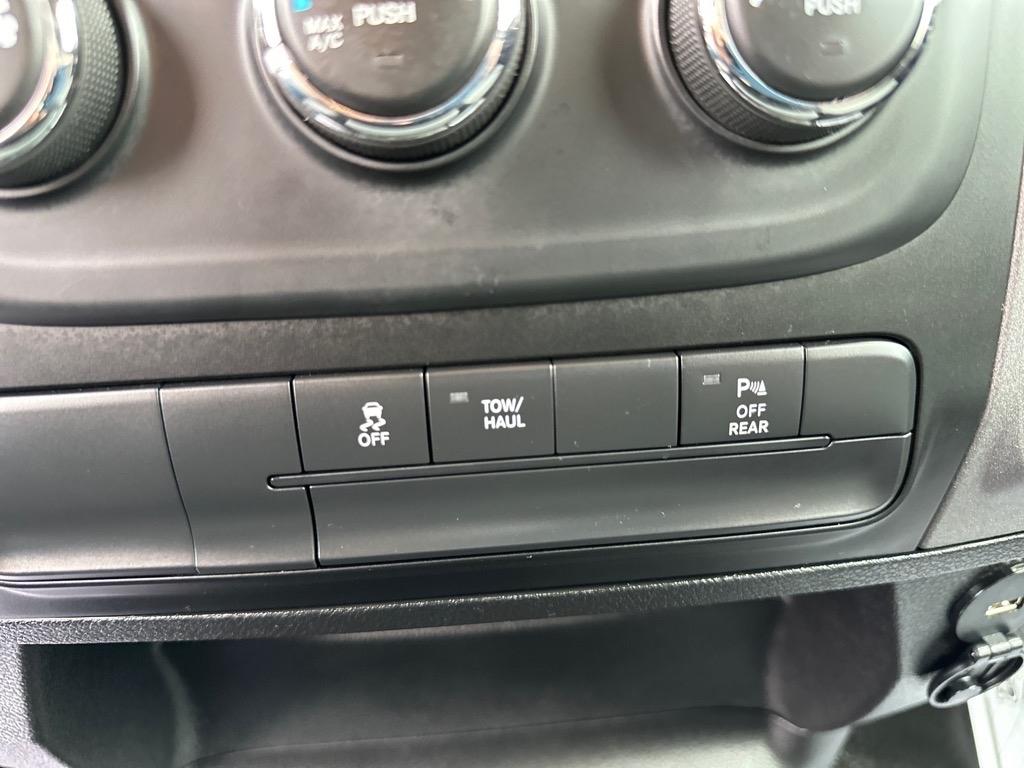 RAM 1500 Classic Tradesman 4x4 Reg Cab 8' Box 2021