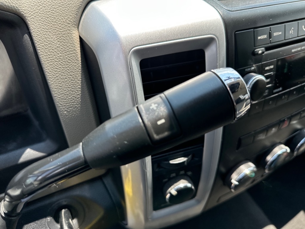 RAM 1500 4WD Quad Cab 140.5" Big Horn 2011