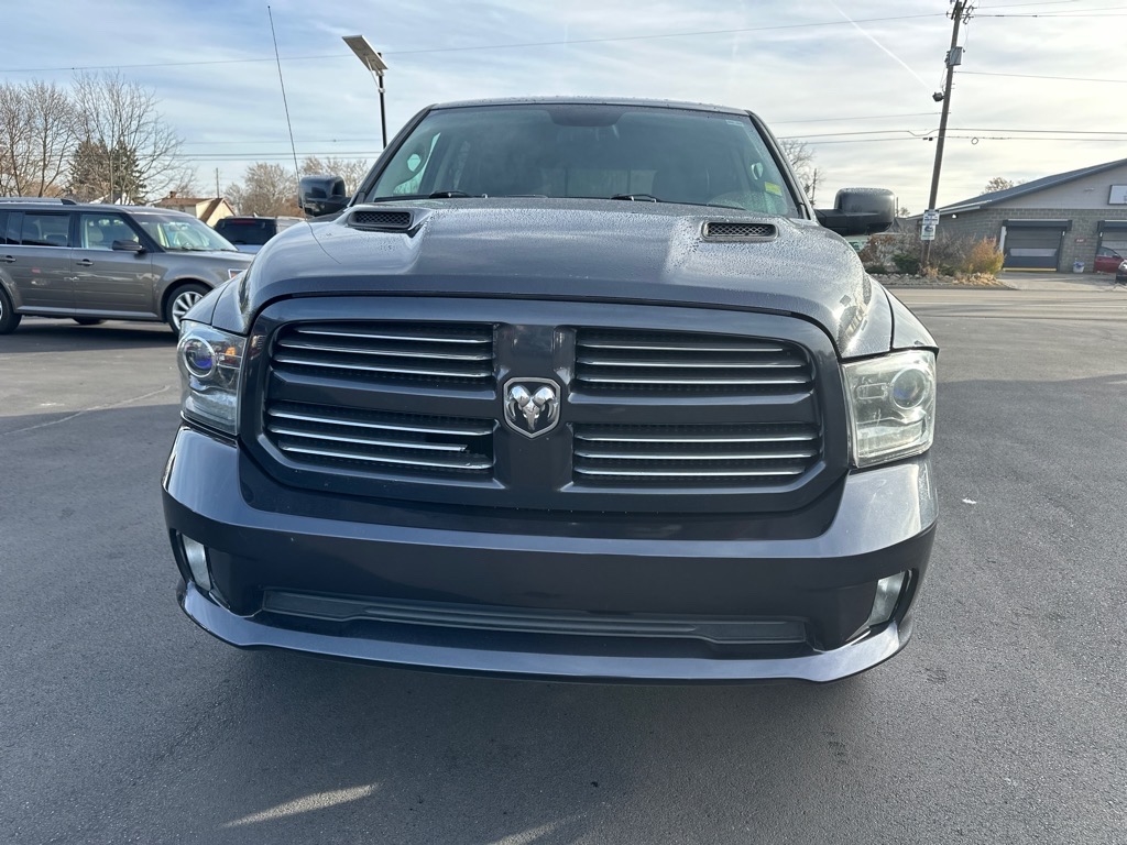 RAM 1500 4WD Crew Cab 140.5" Sport 2016