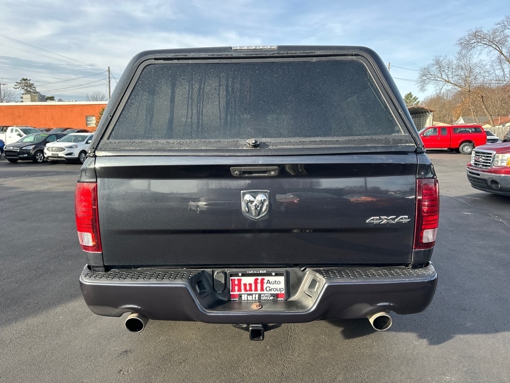 RAM 1500 4WD Crew Cab 140.5" Sport 2016