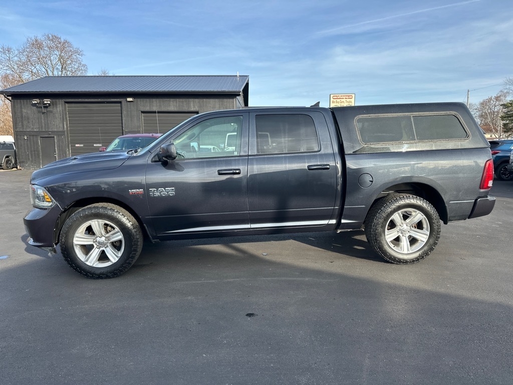 RAM 1500 4WD Crew Cab 140.5" Sport 2016