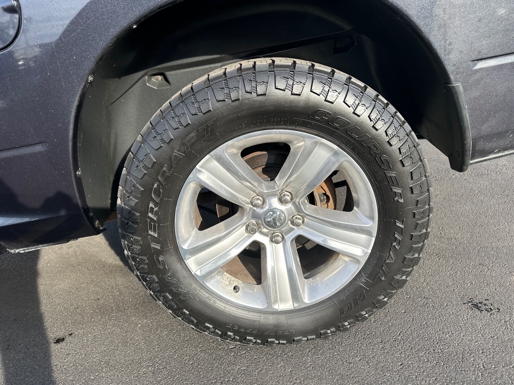 RAM 1500 4WD Crew Cab 140.5" Sport 2016