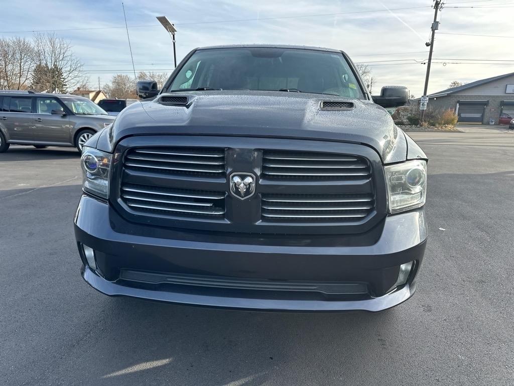 RAM 1500 4WD Crew Cab 140.5" Sport 2016