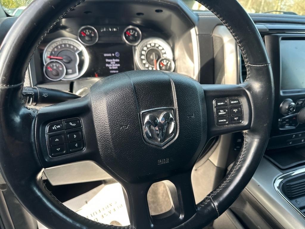 RAM 1500 4WD Crew Cab 140.5" Sport 2016