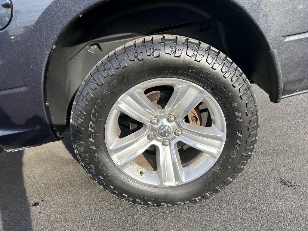 RAM 1500 4WD Crew Cab 140.5" Sport 2016