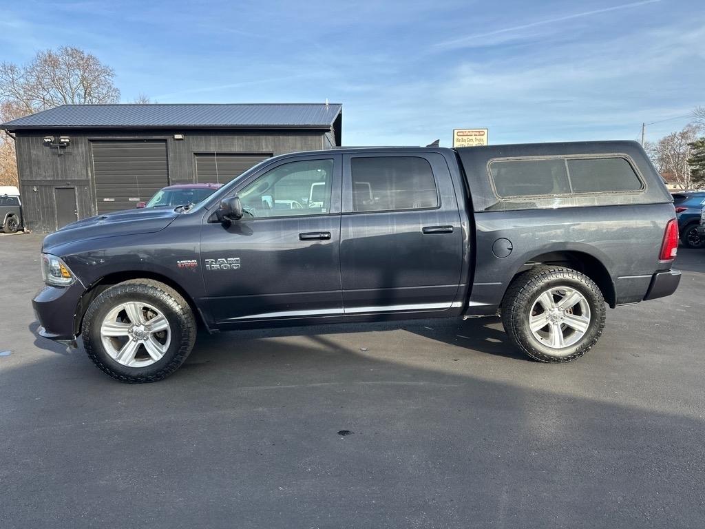 RAM 1500 4WD Crew Cab 140.5" Sport 2016