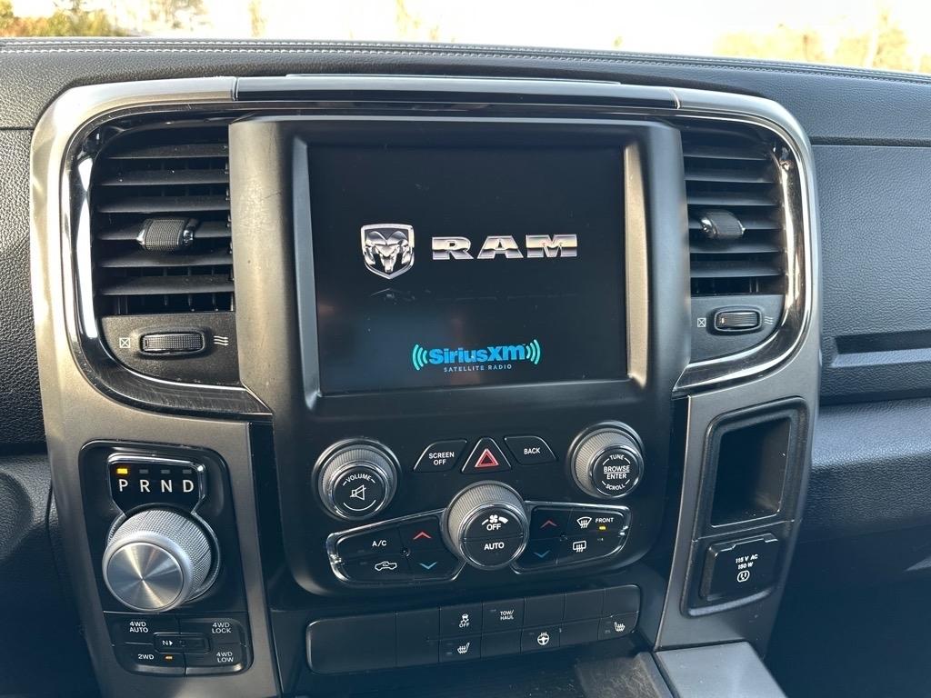 RAM 1500 4WD Crew Cab 140.5" Sport 2016