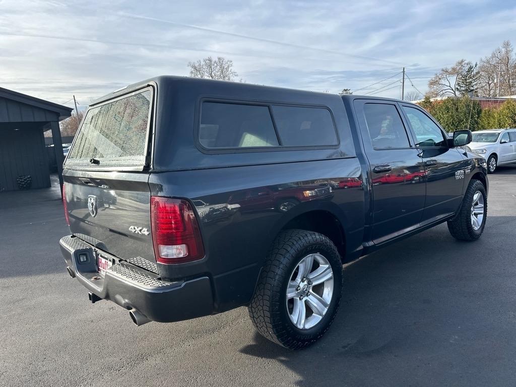 RAM 1500 4WD Crew Cab 140.5" Sport 2016