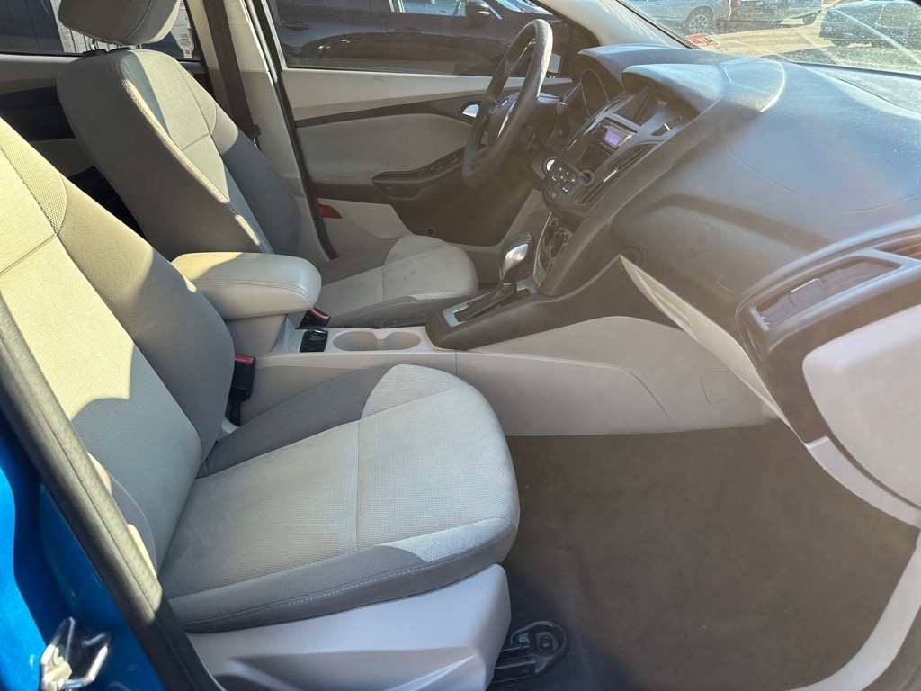 Ford Focus 4dr Sdn SE 2013