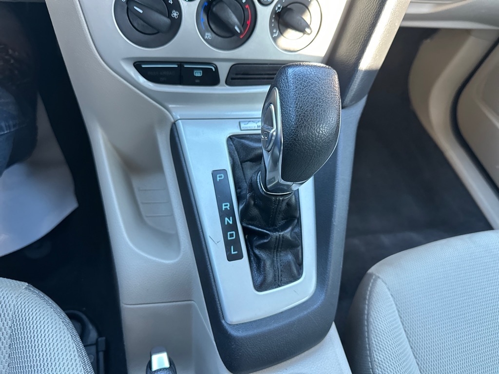 Ford Focus 4dr Sdn SE 2013