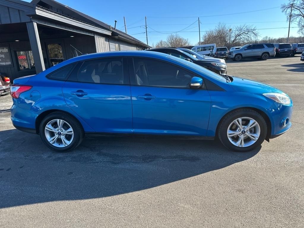 Ford Focus 4dr Sdn SE 2013