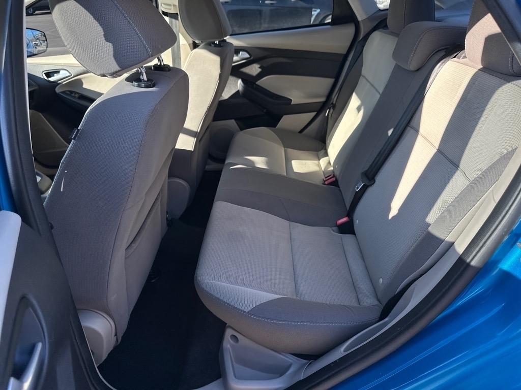 Ford Focus 4dr Sdn SE 2013