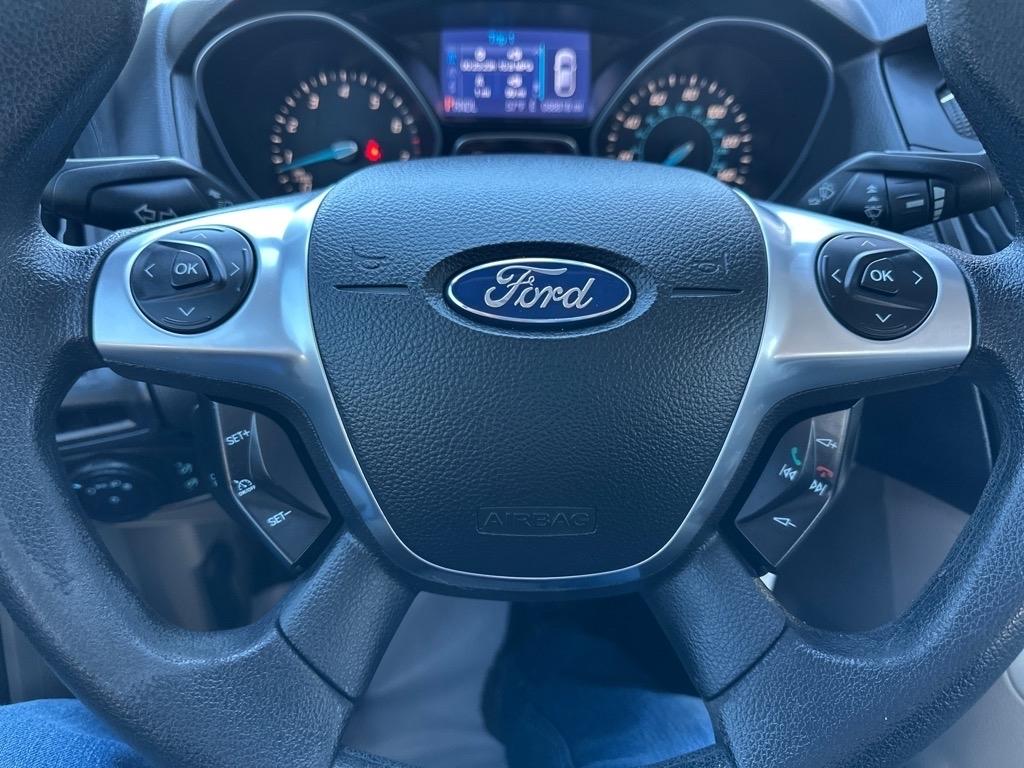 Ford Focus 4dr Sdn SE 2013