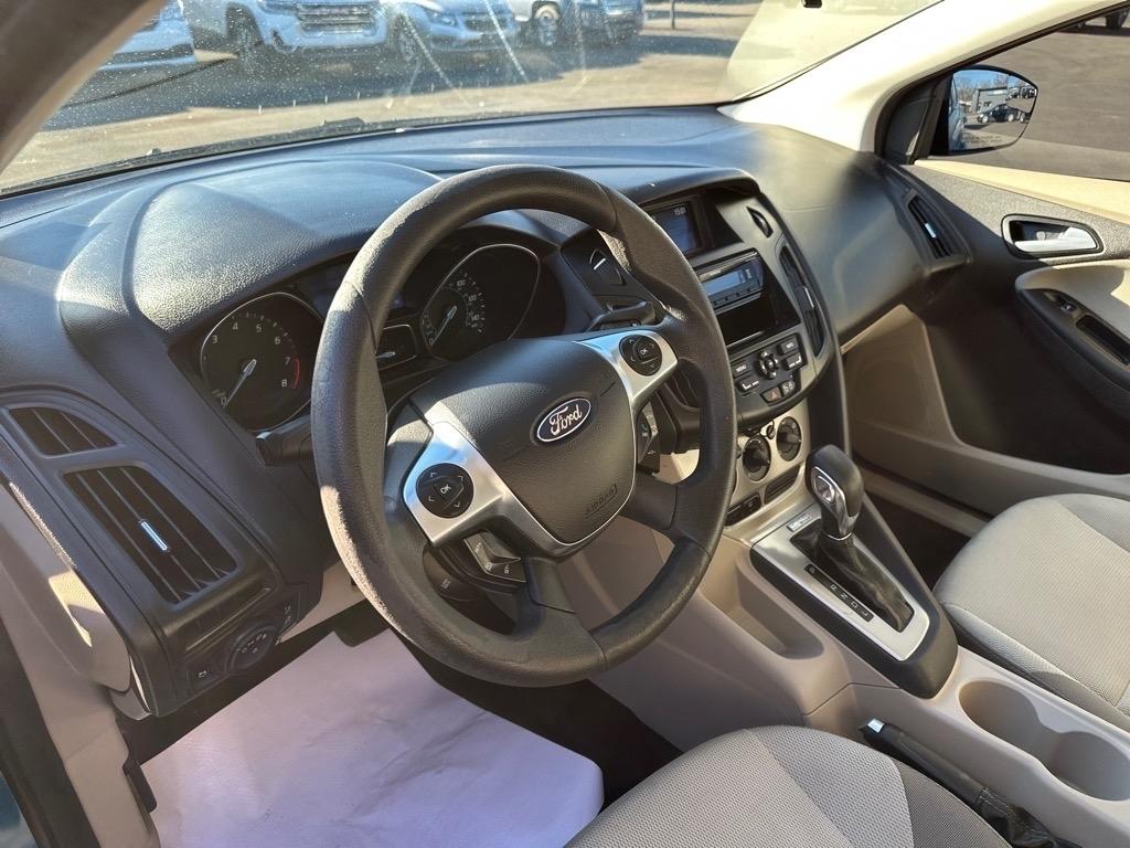 Ford Focus 4dr Sdn SE 2013