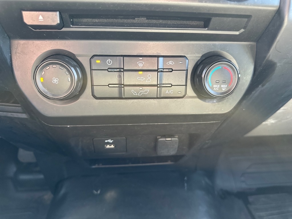 Ford F-150 XLT 4WD Reg Cab 8' Box 2019