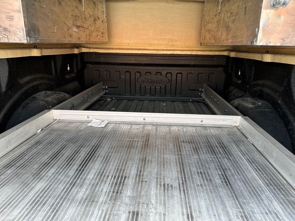 Ford F-150 XLT 4WD Reg Cab 8' Box 2019