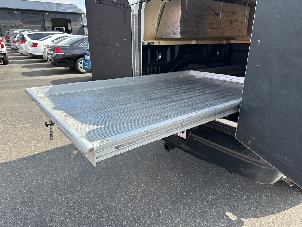 Ford F-150 XLT 4WD Reg Cab 8' Box 2019