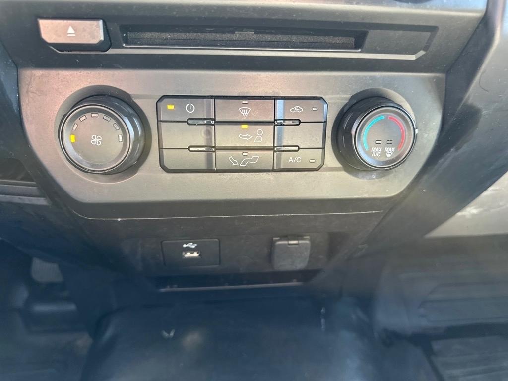 Ford F-150 XLT 4WD Reg Cab 8' Box 2019