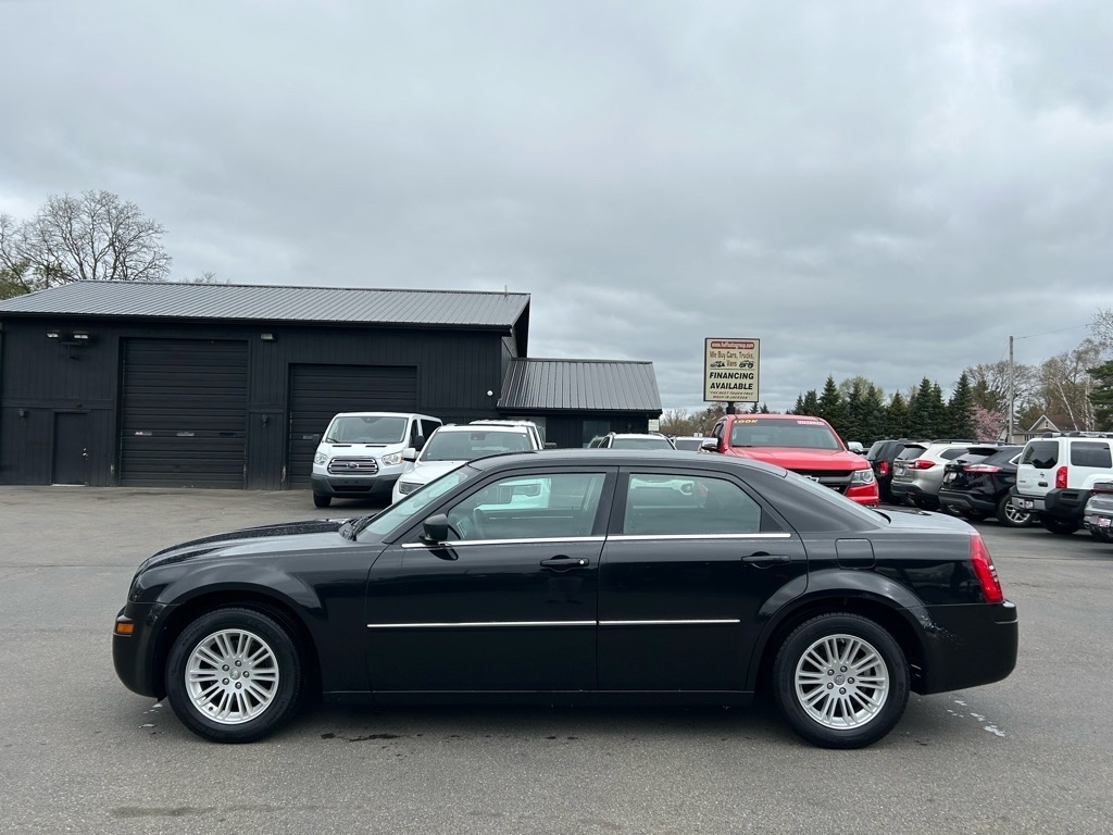 Chrysler 300 4dr Sdn LX RWD *Ltd Avail* 2009 Chrysler 300 4dr Sdn LX RWD *Ltd Avail* 2009