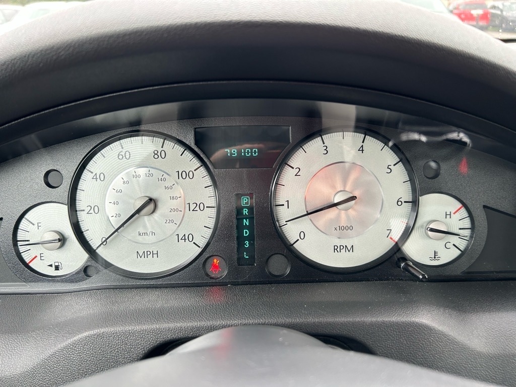 Chrysler 300 4dr Sdn LX RWD *Ltd Avail* 2009