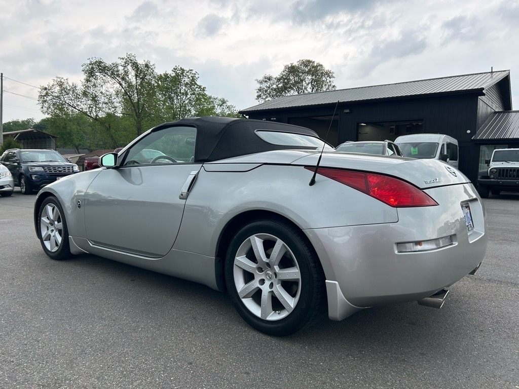 Nissan 350Z 2dr Roadster Touring Auto 2005 Nissan 350Z 2dr Roadster Touring Auto 2005