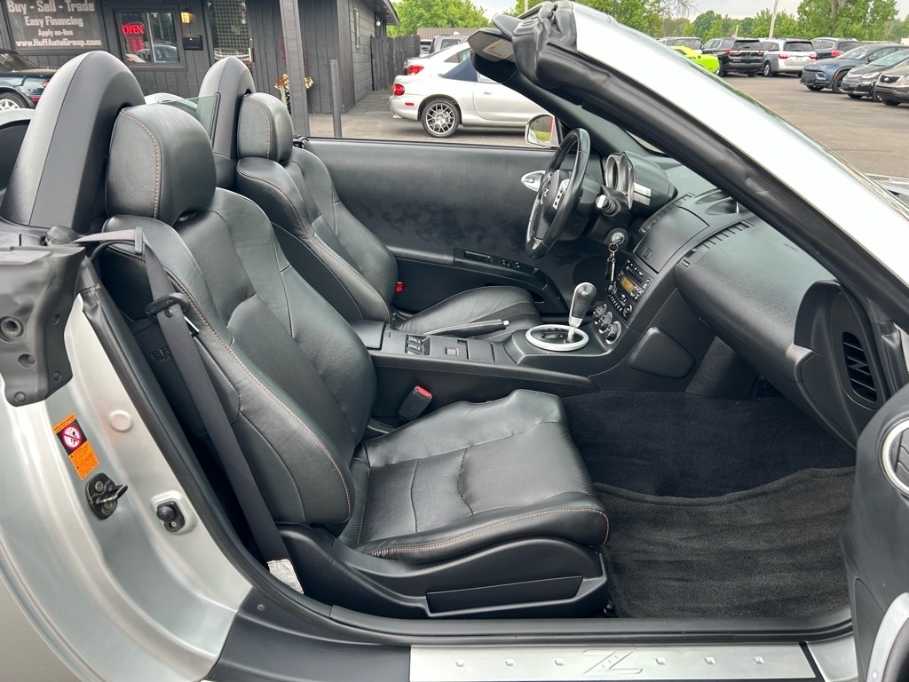 Nissan 350Z 2dr Roadster Touring Auto 2005 Nissan 350Z 2dr Roadster Touring Auto 2005