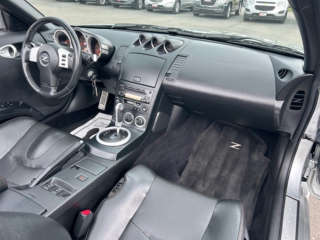 Nissan 350Z 2dr Roadster Touring Auto 2005 Nissan 350Z 2dr Roadster Touring Auto 2005