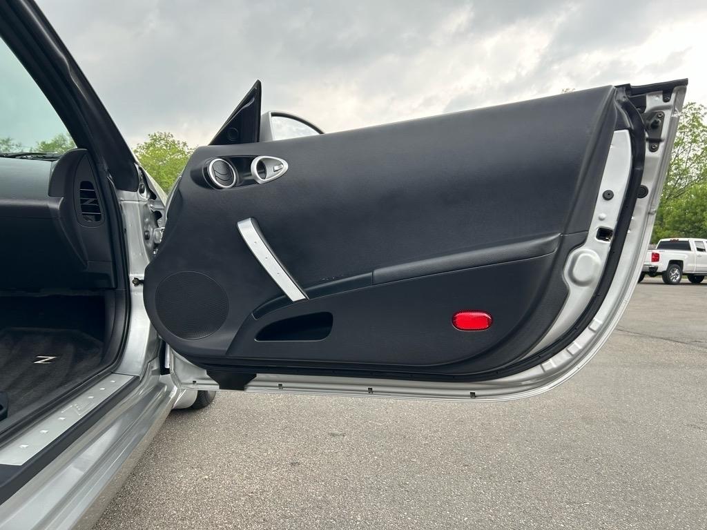 Nissan 350Z 2dr Roadster Touring Auto 2005