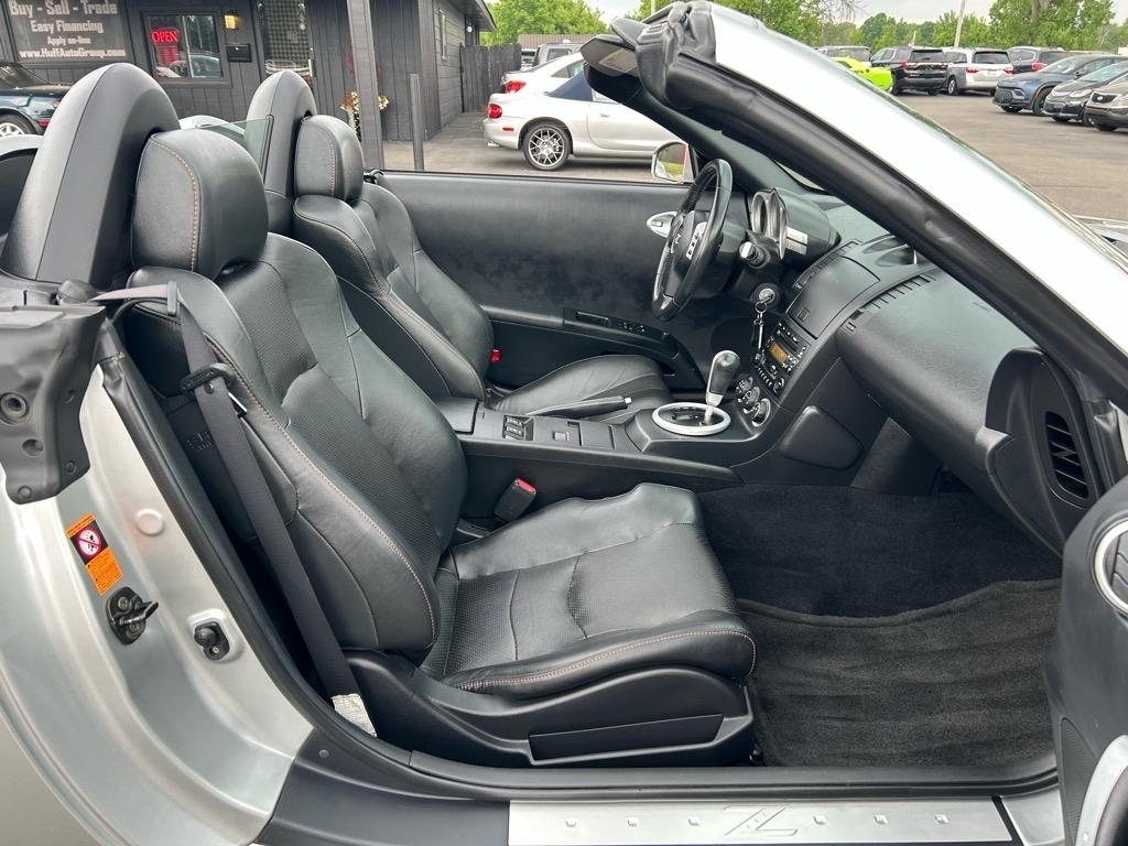 Nissan 350Z 2dr Roadster Touring Auto 2005