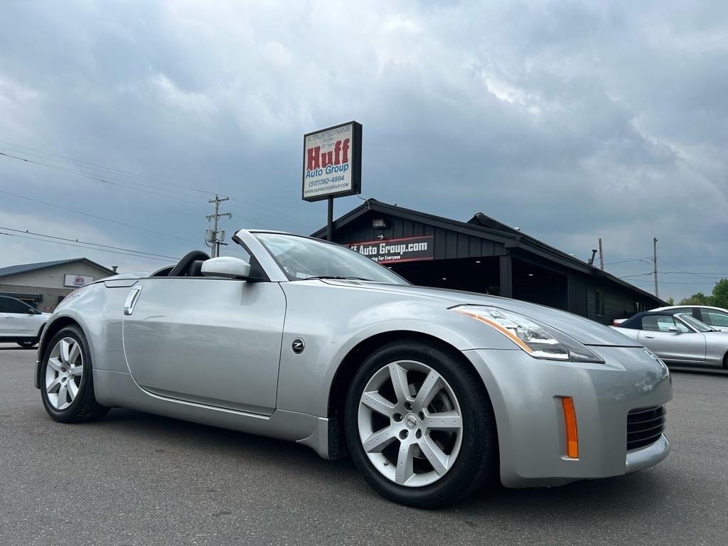 2005 Nissan 350Z 2dr Roadster Touring Auto
