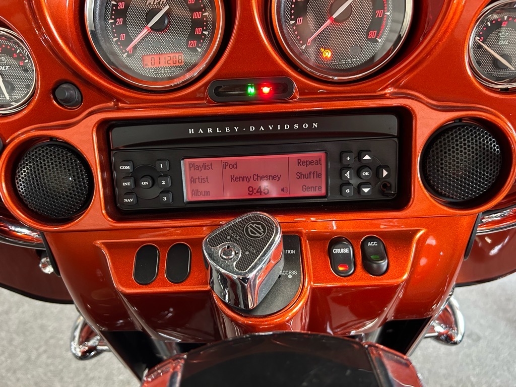 Harley-Davidson FLHX  2012