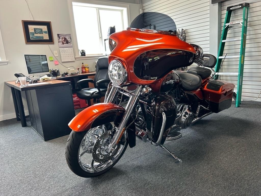 Harley-Davidson FLHX  2012