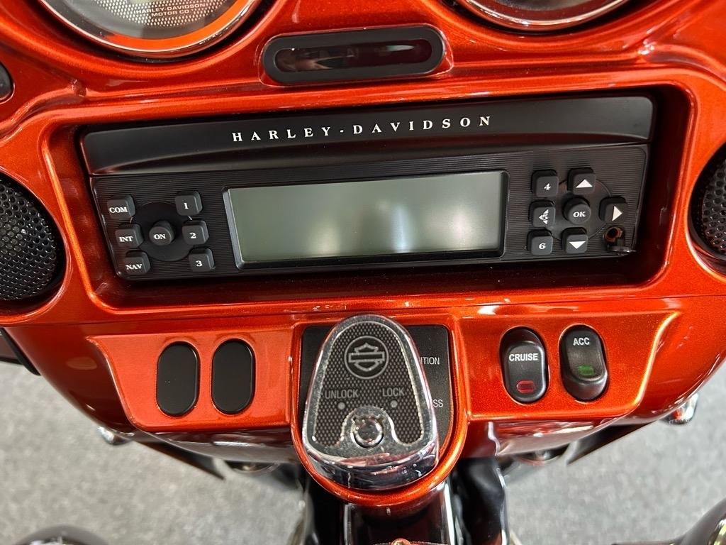 Harley-Davidson FLHX  2012