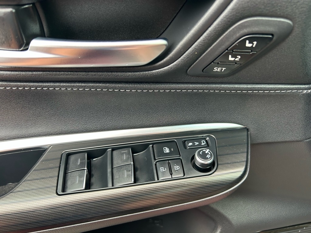 Toyota Venza Limited AWD (Natl) 2023