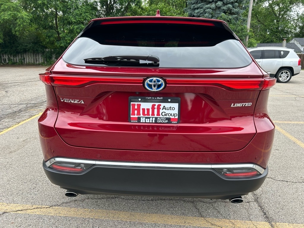 Toyota Venza Limited AWD (Natl) 2023