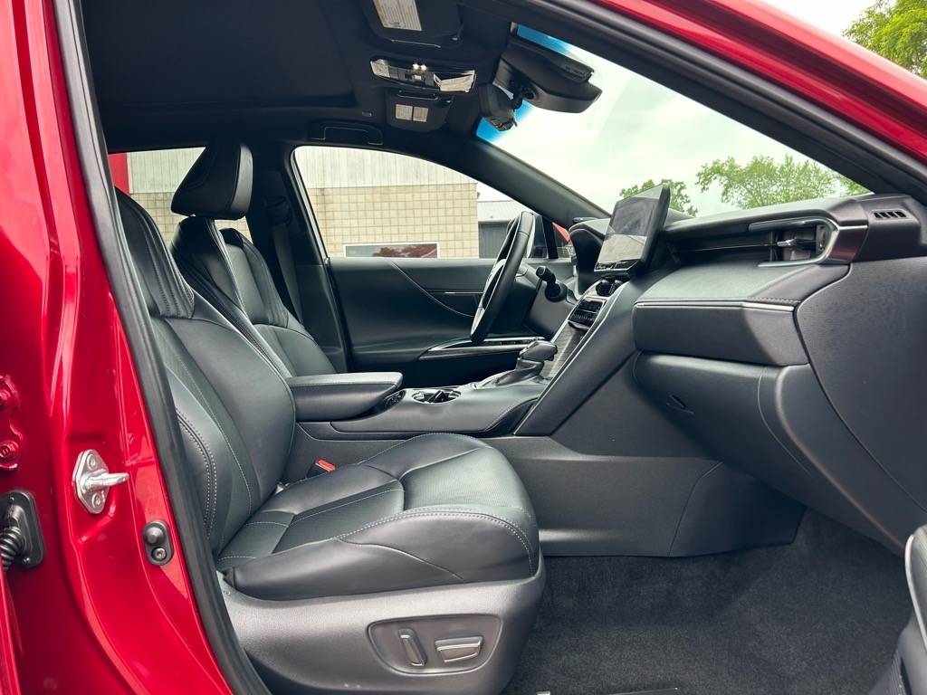 Toyota Venza Limited AWD (Natl) 2023