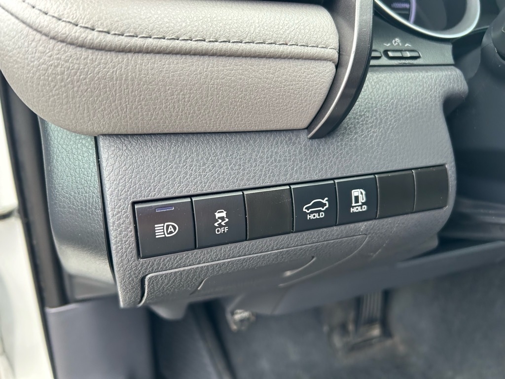 Toyota Camry LE Auto (Natl) 2023