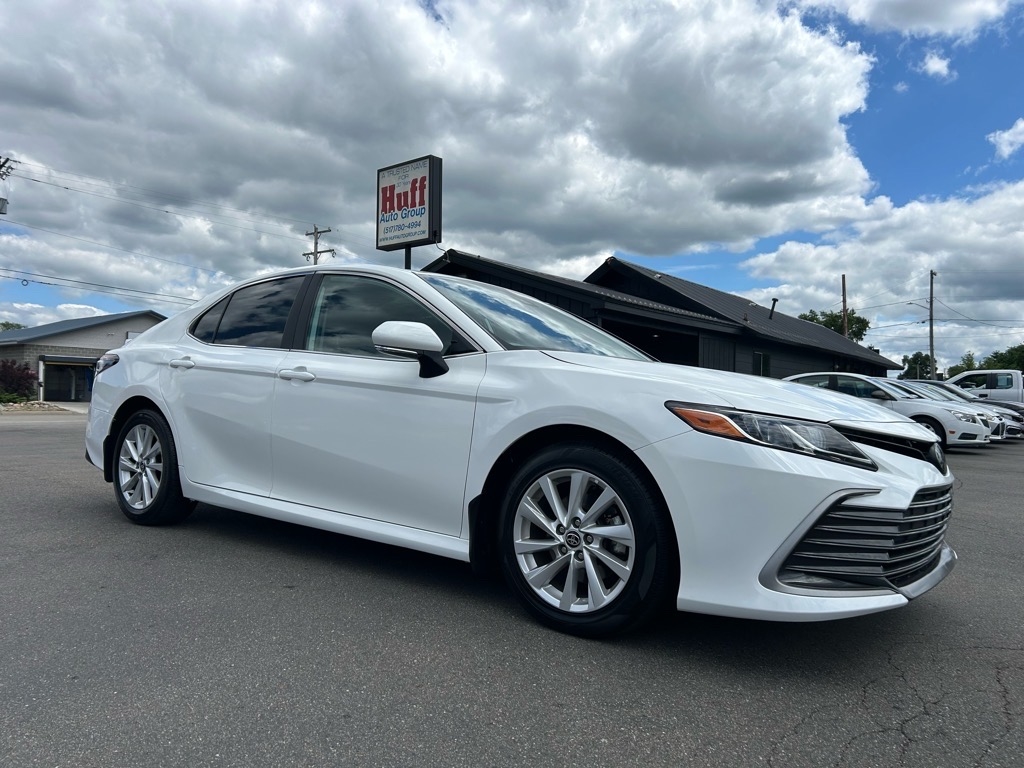 2023 Toyota Camry LE Auto (Natl)