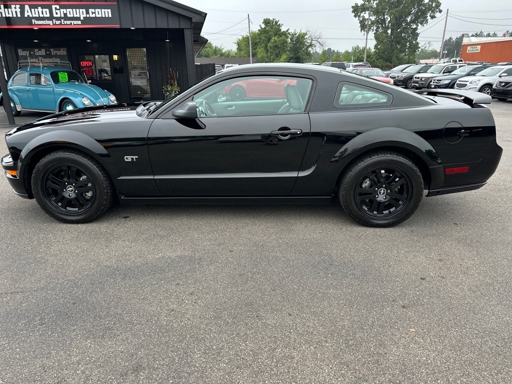 Ford Mustang 2dr Cpe GT Deluxe 2006 Ford Mustang 2dr Cpe GT Deluxe 2006