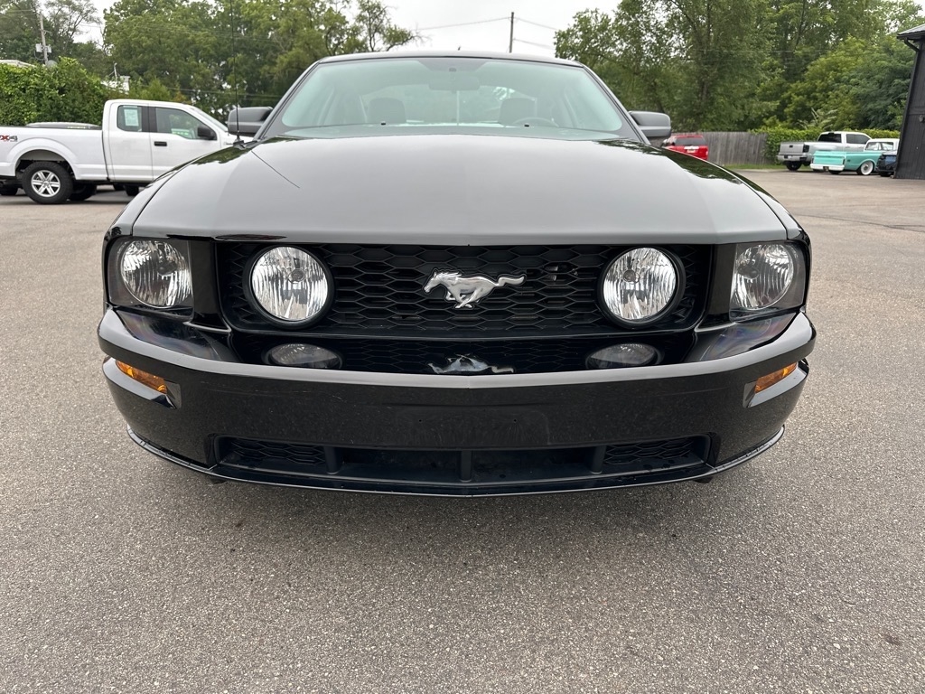 Ford Mustang 2dr Cpe GT Deluxe 2006 Ford Mustang 2dr Cpe GT Deluxe 2006