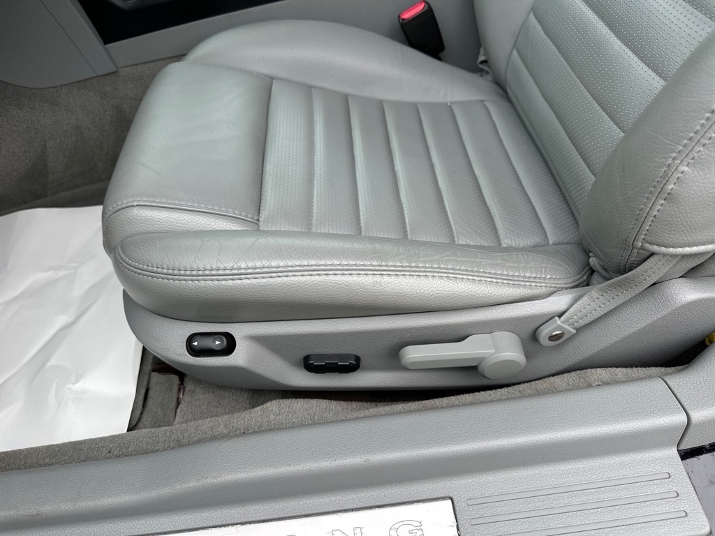Ford Mustang 2dr Cpe GT Deluxe 2006 Ford Mustang 2dr Cpe GT Deluxe 2006