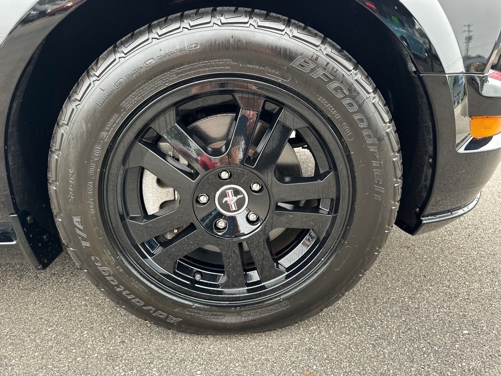 Ford Mustang 2dr Cpe GT Deluxe 2006